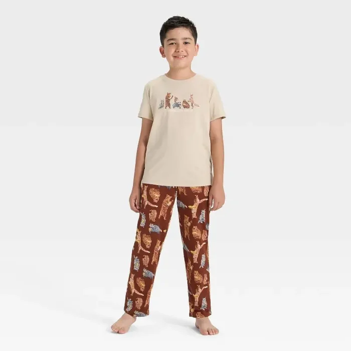 Boys‘ 2pc Short Sleeve Graphic T-Shirt and Pants Pajama Set – Cat & Jack™ Cream S