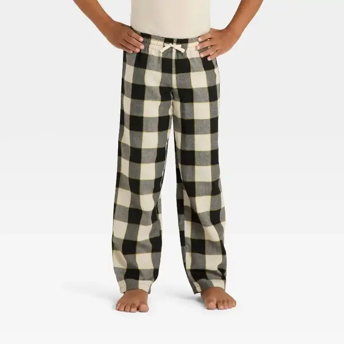 Boys‘ Plaid Pajama Pants – Cat & Jack™ Black XS
