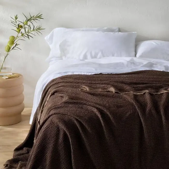 Full/Queen Textured Waffle Coverlet Dark Fig – Casaluna™
