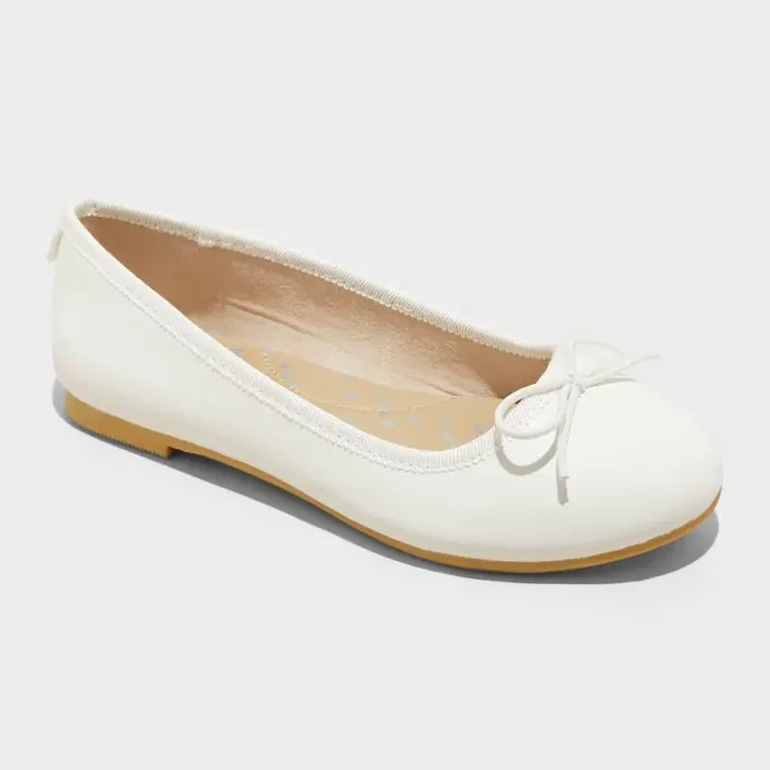 Kids‘ Diana Slip-On Ballet Flats – Cat & Jack™ White 4 Memory Foam Insole, Recycled PET Upper, Closed Round Toe
