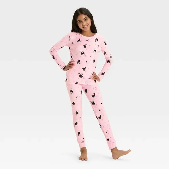 Kids‘ Long Sleeve Halloween Witch Cats Snuggly Soft Pajama Set – Cat & Jack™ Pink 6