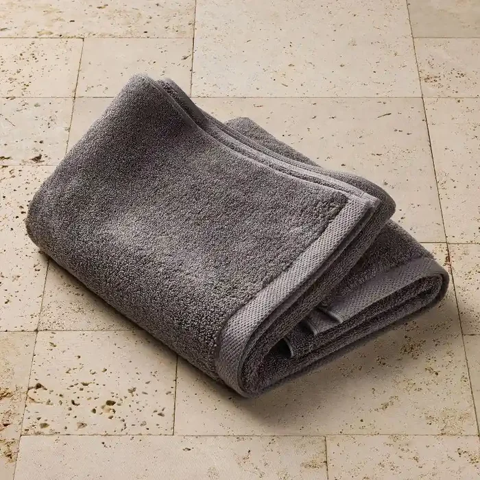 Organic Bath Towel Dark Gray – Casaluna™ Heavyweight 550-800 GSM, Low Lint, Fade-Resistant, GOTS Certified