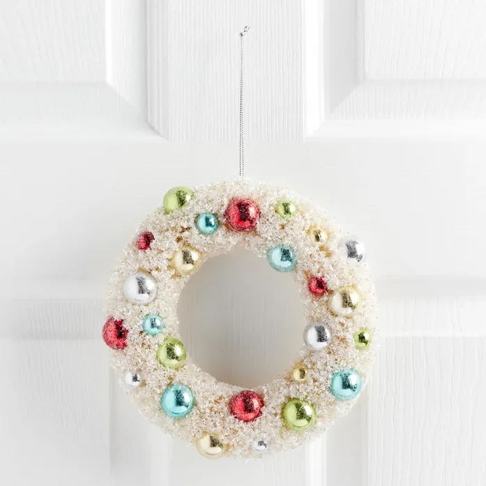 White Retro Bottlebrush Wreath