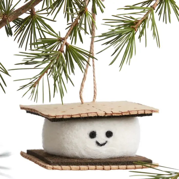 Wool Smiling S‘mores Ornament